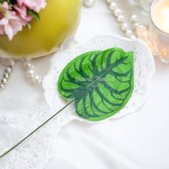 Pack of 12 Small Peach Heart Leaves-no5